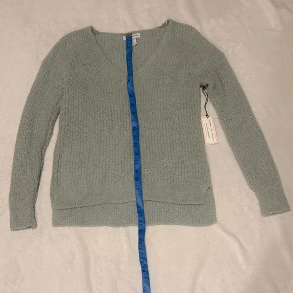 Cupcakes and Cashmere Sweater - Picture 7 of 11